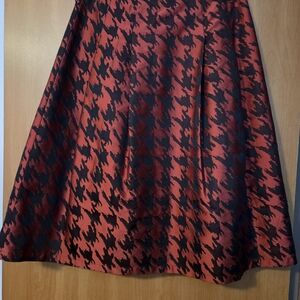JONES NEW YORK Red and Black Patterned A-Line Elegant Flirty Skirt Size 6